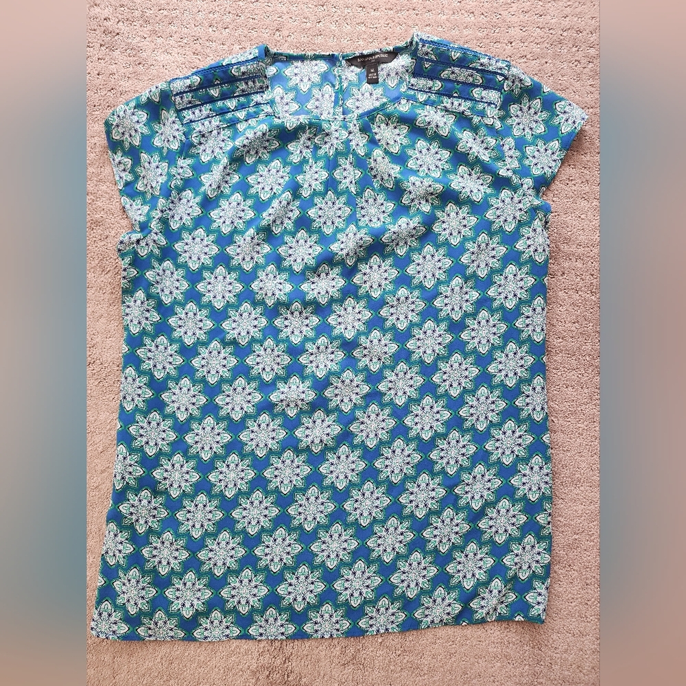 Banana Republic womens light blouse teal and green medallion Size M